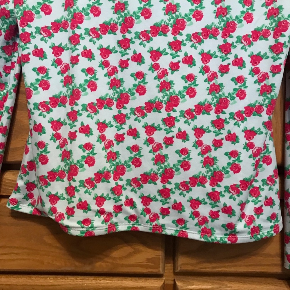 Pretty “Puff-Sleeved” Ladies Blouse with pink/red Roses & built in pleats, Large - Picture 6 of 7